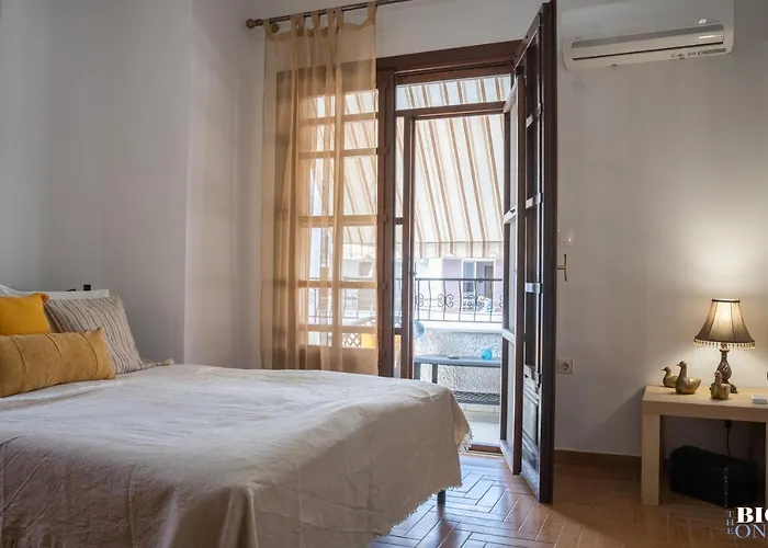 The Big One!! Casa de Férias Rhodes City